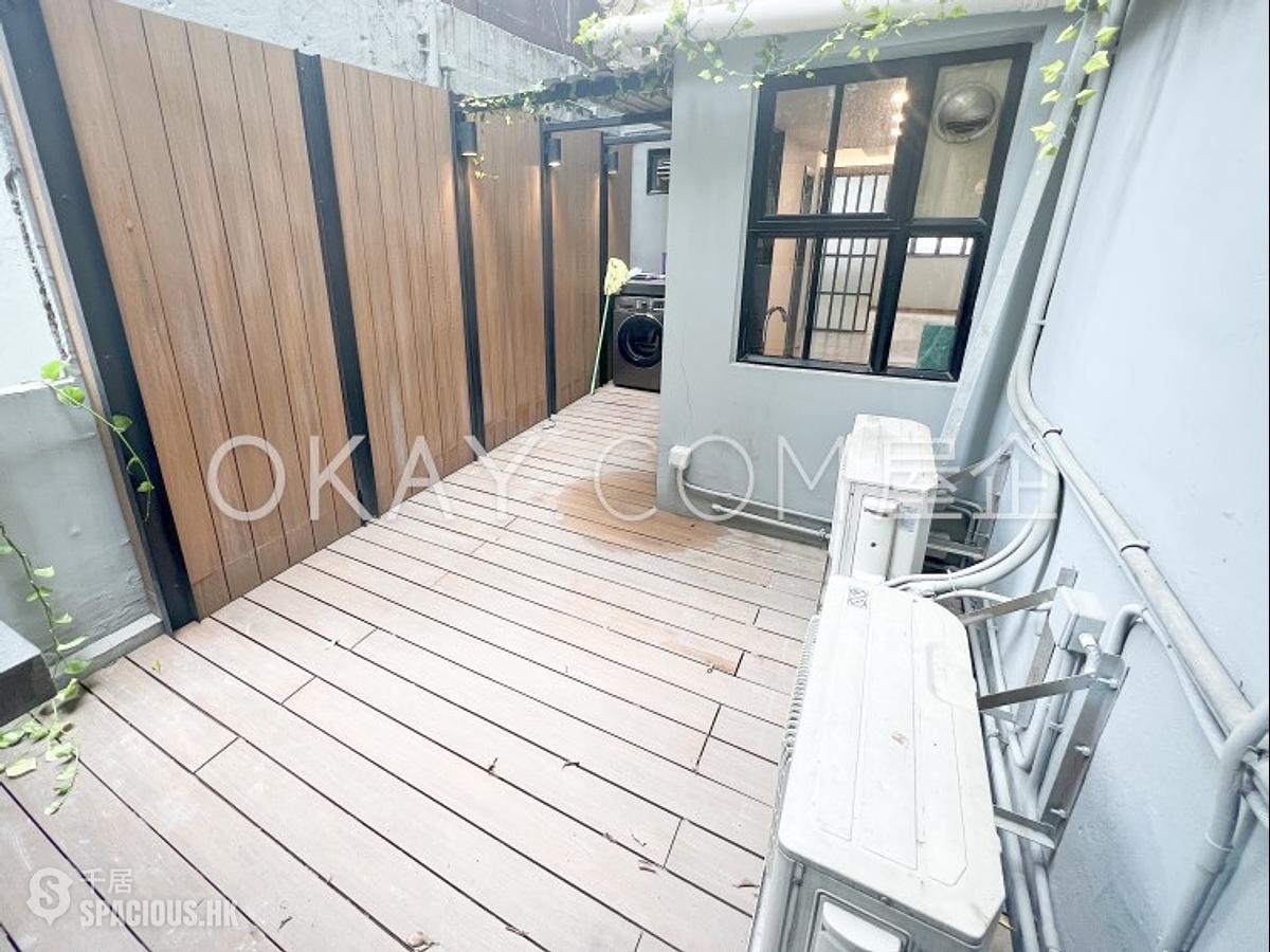 Sheung Wan - 256-258, Hollywood Road 01
