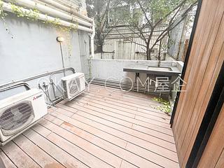 Sheung Wan - 256-258, Hollywood Road 02