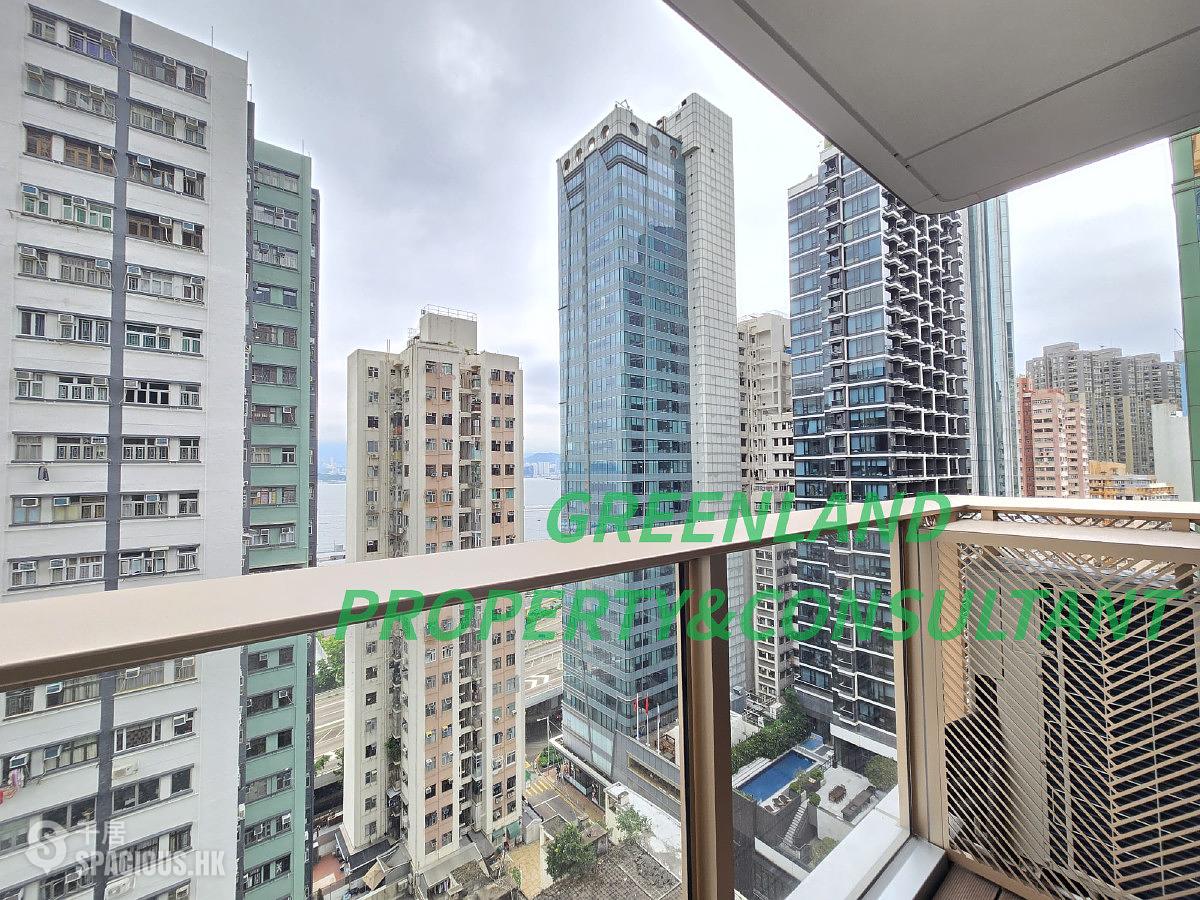 Sai Ying Pun - Des Voeux W Residence 01