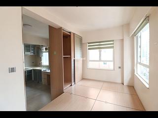 Wan Chai - Yen Men Building 06