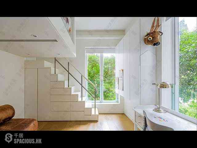 Mid Levels Central - Pak Fai Mansion 12