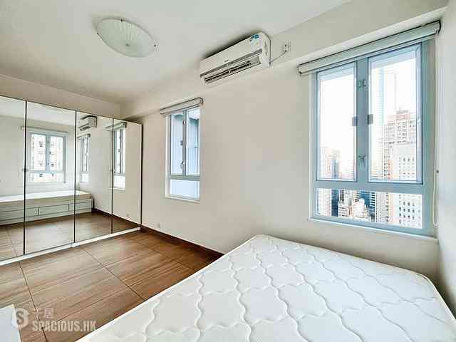 Soho - Ying Pont Building 06