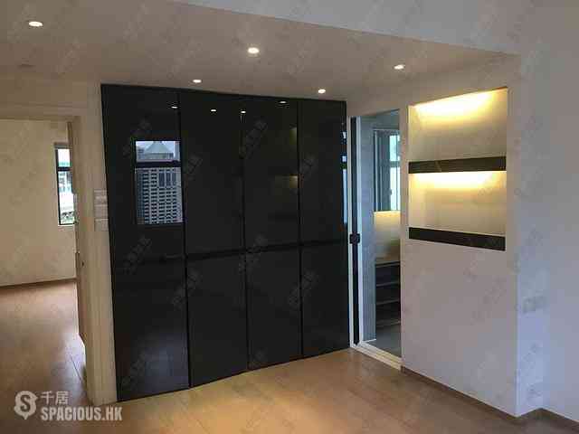 Mid Levels Central - Greenland Court 19