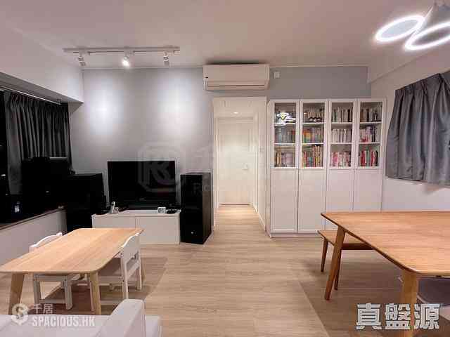 Tseung Kwan O - The Metro City Phase 2 Block 3 02