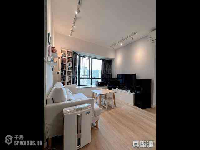 Tseung Kwan O - The Metro City Phase 2 Block 3 03