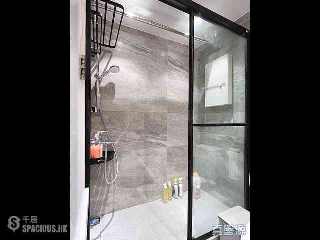 Tseung Kwan O - The Metro City Phase 2 Block 3 05