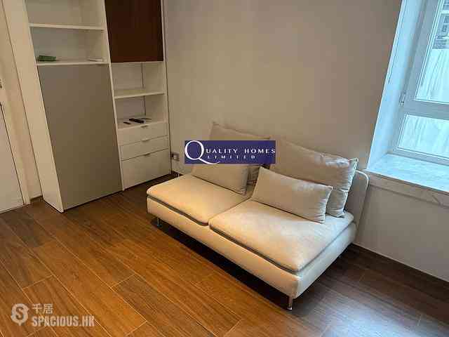 Mid Levels Central - Windsor Court 03