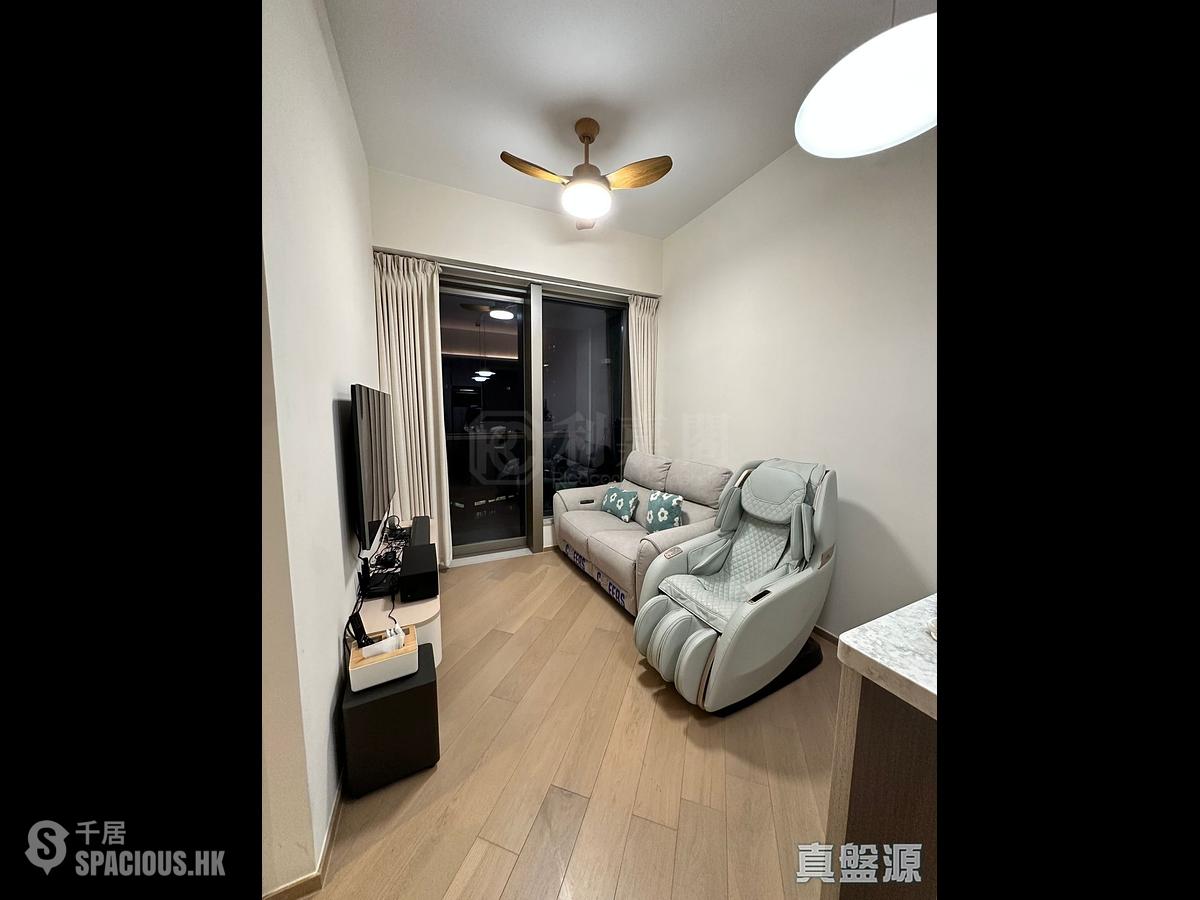 Lohas Park - Lohas Park Phase 11C Villa Garda II Tower 2A 01