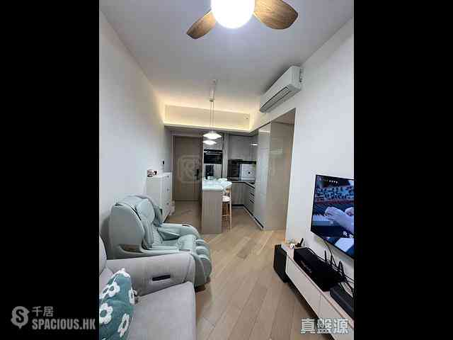 Lohas Park - Lohas Park Phase 11C Villa Garda II Tower 2A 03