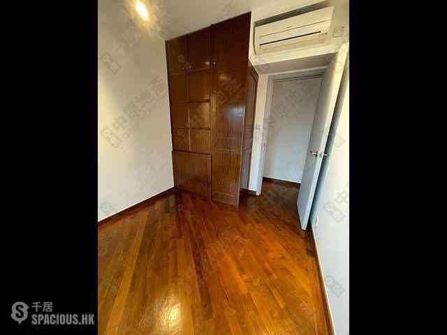 Mid Levels West - 80 Robinson Road 15