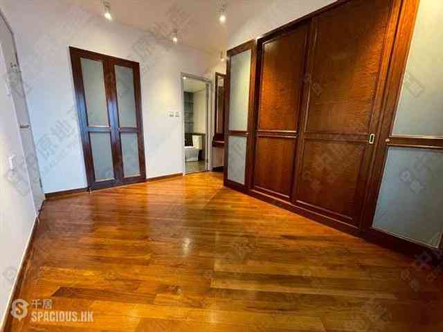 Mid Levels West - 80 Robinson Road 18