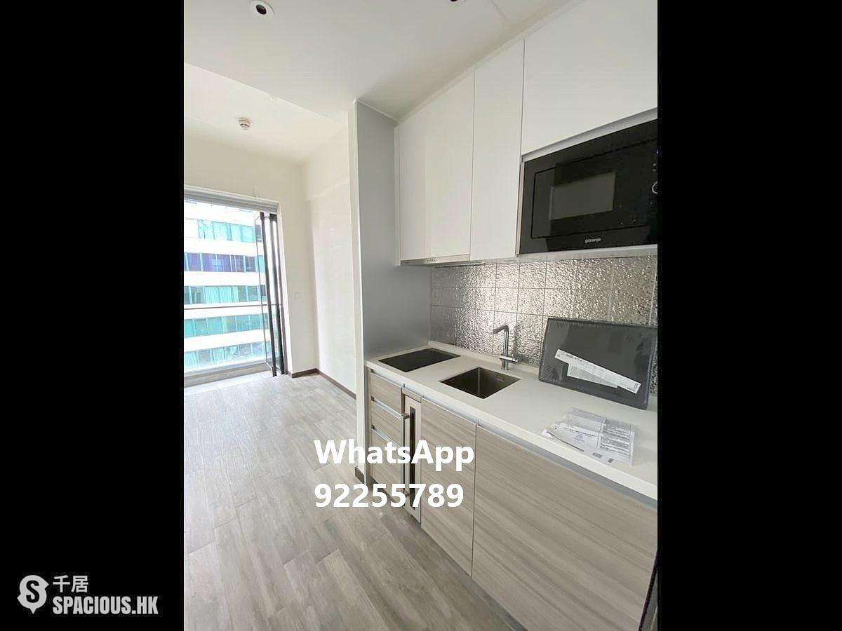 Sheung Wan - AVA128 01