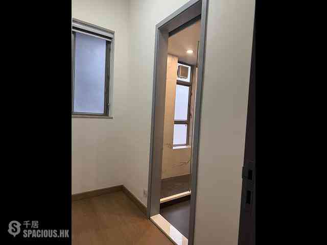 Sai Ying Pun - Island Crest Block 2 05