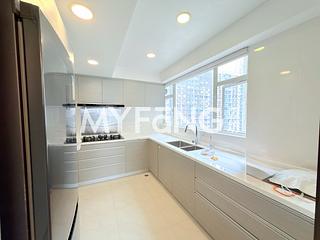 Braemar Hill - Sky Scraper 21