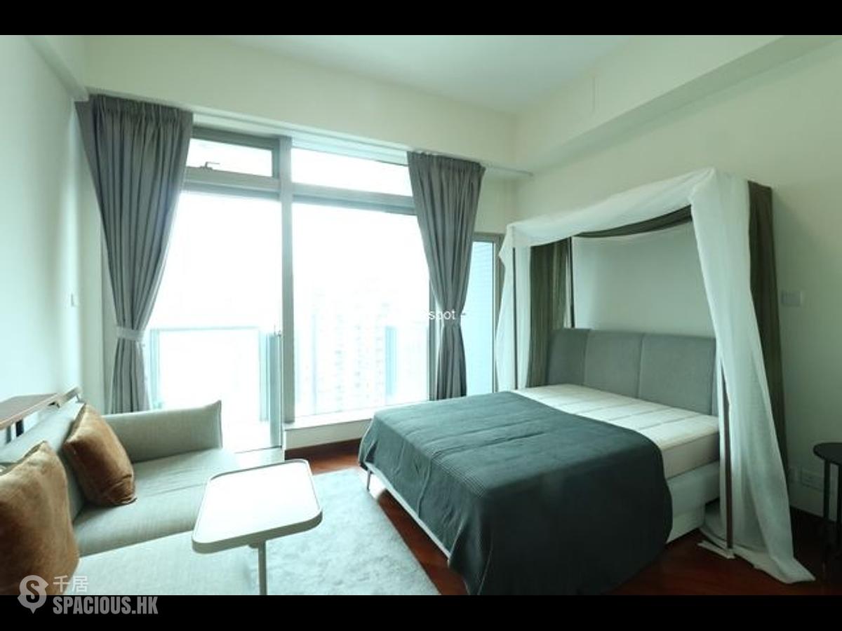 Wan Chai - The Avenue 01