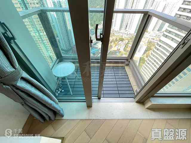 Tseung Kwan O - The Wings 06