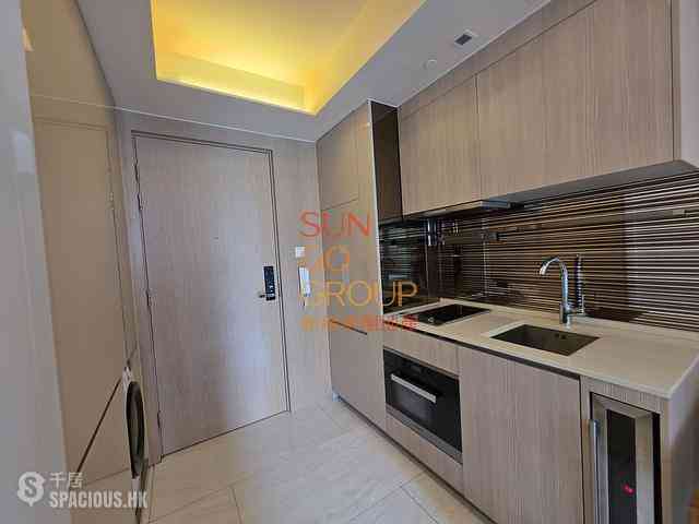 Sai Ying Pun - King's Hill 03