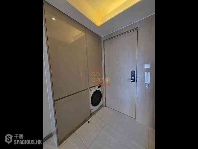 Sai Ying Pun - King's Hill 05