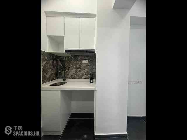 Mong Kok - Lung Fai House 01