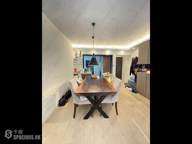 Pok Fu Lam - Baguio Villa Block 27 02