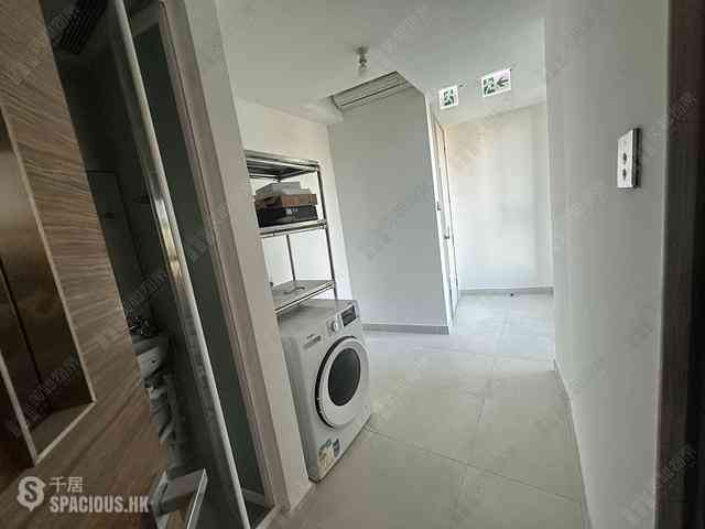 Ap Lei Chau - Marina South 04