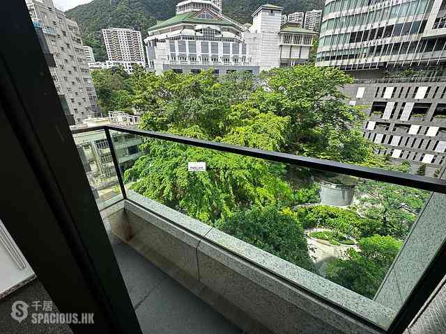 Happy Valley - Eight Kwai Fong Happy Valley 02