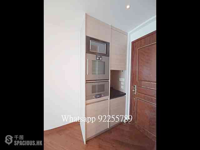 Wan Chai - The Avenue 03