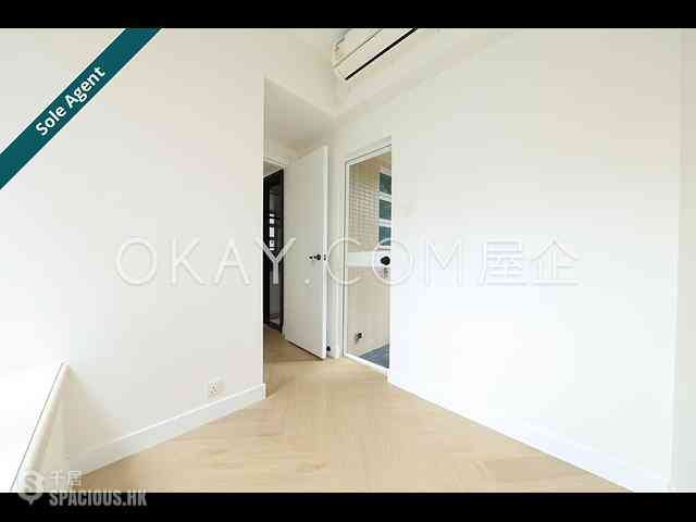 Sai Ying Pun - Reading Place 11