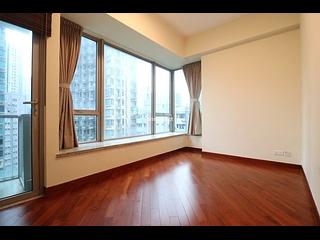 Wan Chai - The Avenue Phase 2 03