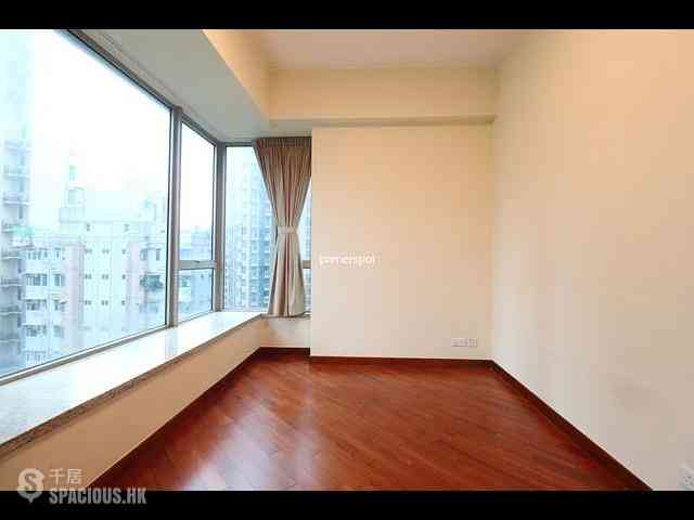 Wan Chai - The Avenue Phase 2 05