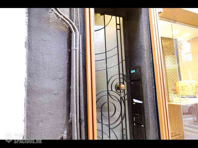 Central - 94, Hollywood Road 13