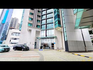 Mid Levels West - 80 Robinson Road 33