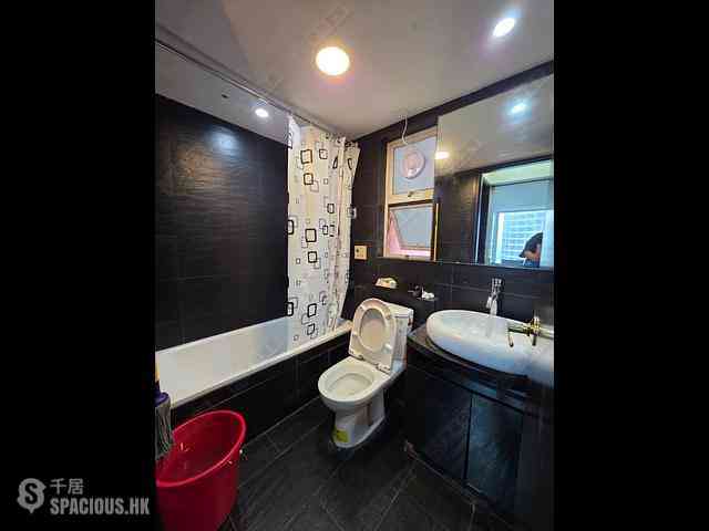 Tai Kok Tsui - Park Avenue Phase 1 Block 7 10
