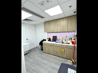旺角 - Hua Chiao Commercial Centre 16