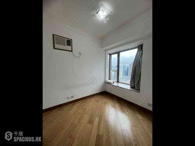 Tai Kok Tsui - Harbour Green Tower 3 02