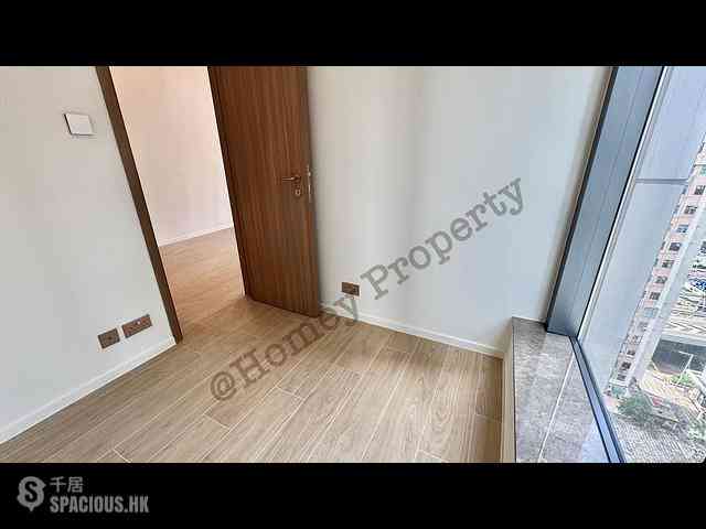 Sai Ying Pun - Des Voeux W Residence 03