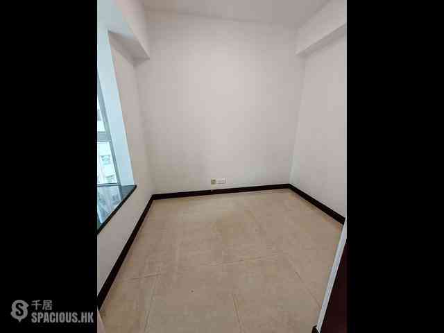 Kennedy Town - The Merton Tower 2 09
