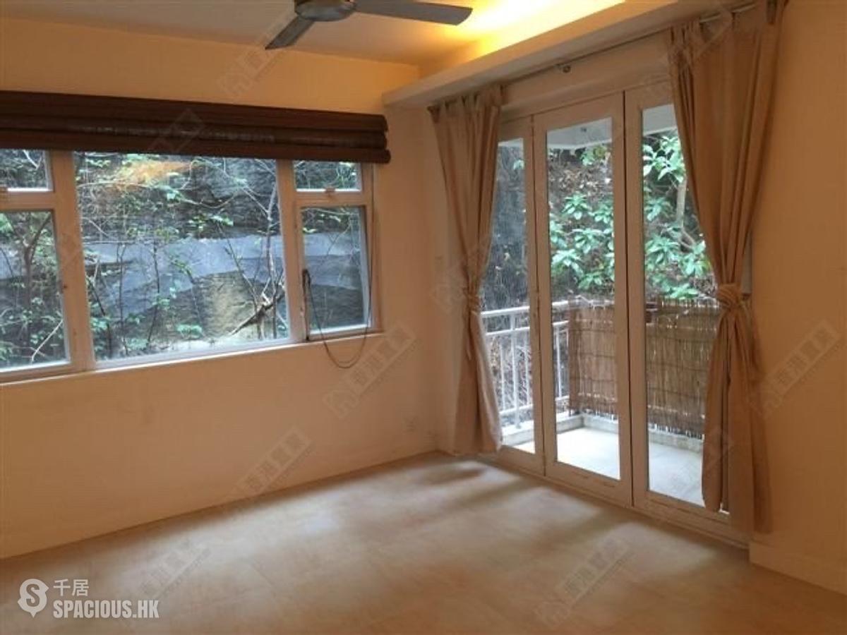 Happy Valley - Village Court 01