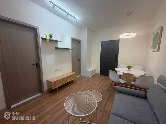 Tsuen Wan - Tsuen King Garden Phase 1 Block 2 02