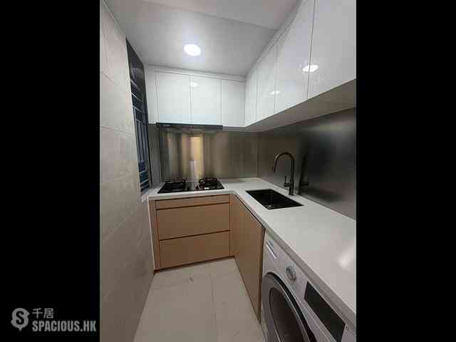 Tsuen Wan - Tsuen King Garden Phase 1 Block 2 04