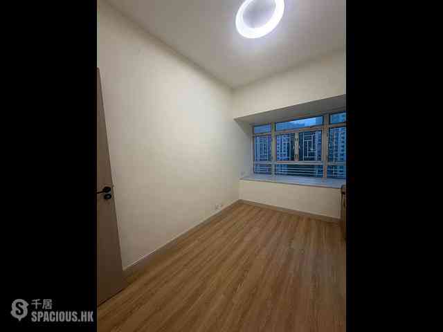 Tsuen Wan - Tsuen King Garden Phase 1 Block 2 06
