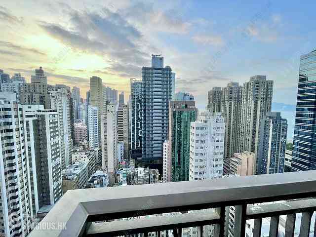 Sai Ying Pun - The Met. Sublime 01
