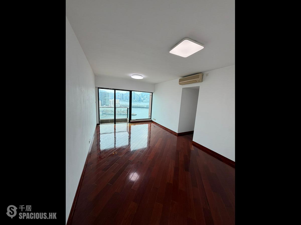 West Kowloon - The Arch Sun Tower (Block 1A) 01