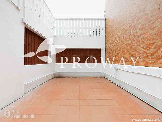 Chung Hom Kok - Coral Villas 11