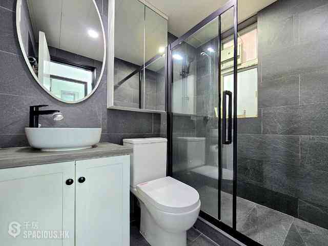 Tung Chung - Coastal Skyline Phase 3 La Rossa 16