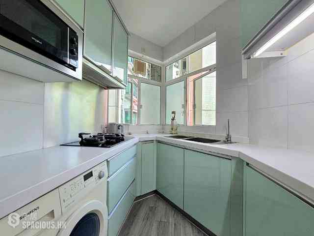 Tung Chung - Coastal Skyline Phase 3 La Rossa 10