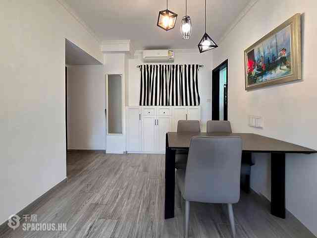 Tung Chung - Coastal Skyline Phase 3 La Rossa 06