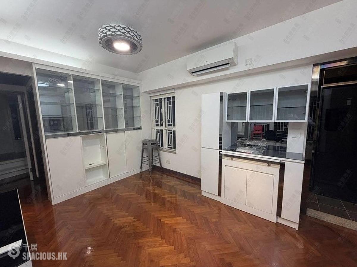 Causeway Bay - The Grandeur 01