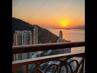Kennedy Town - The Merton Tower 1 02