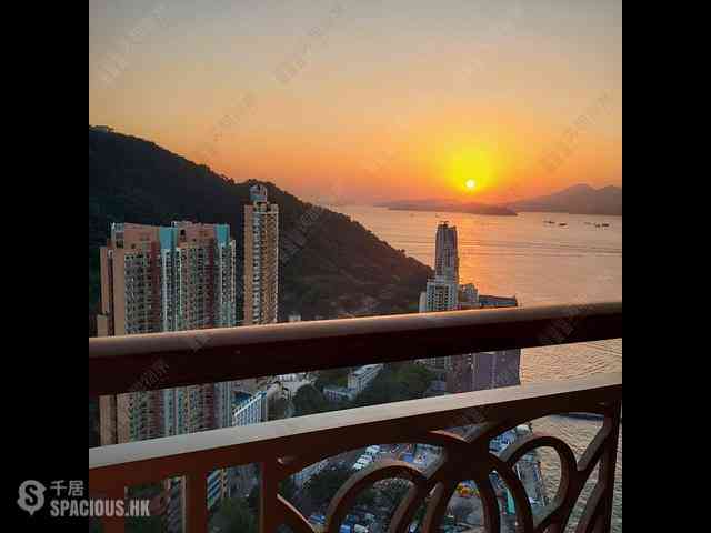 Kennedy Town - The Merton Tower 1 02